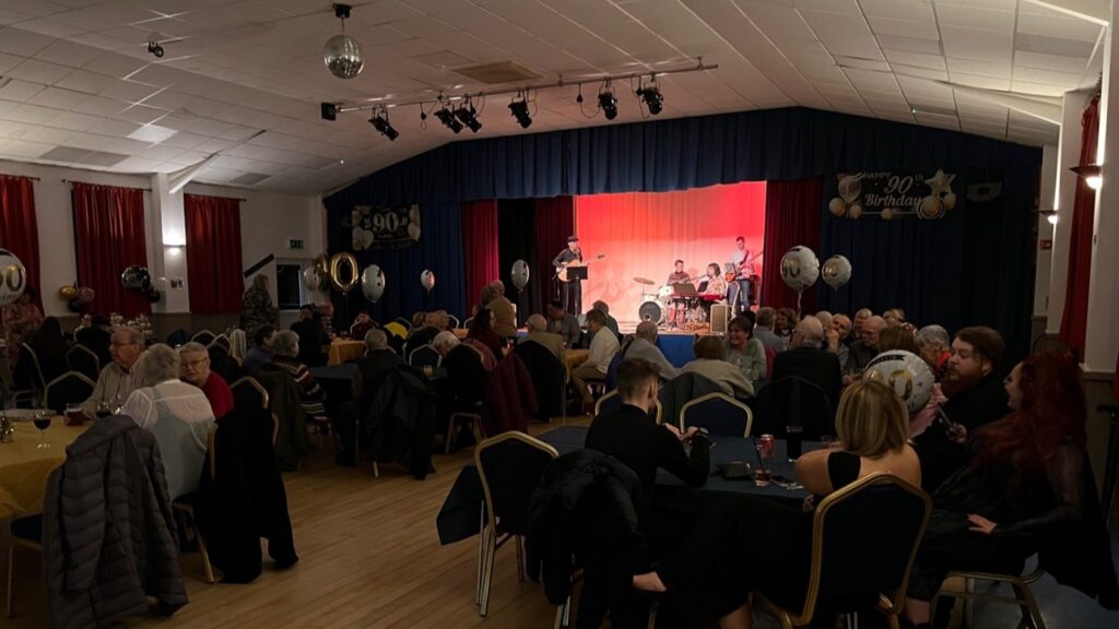 Interior with Band crop